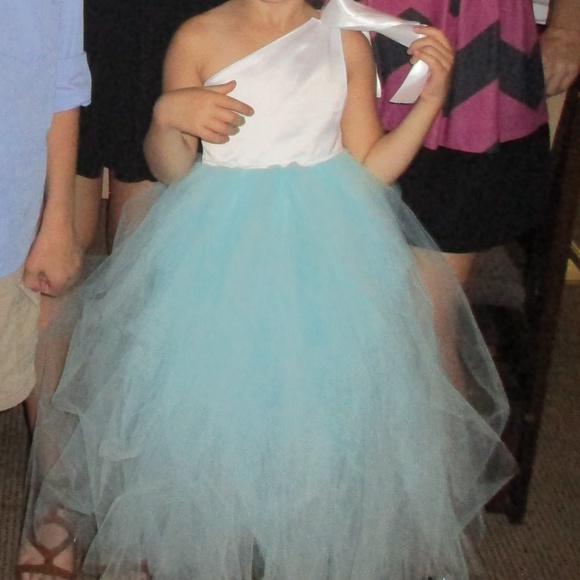 Flower Girl Dress - Picture 1 of 3